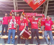 乐动体育入口-足球队员表现出色,连续三场比赛保持不败的状态